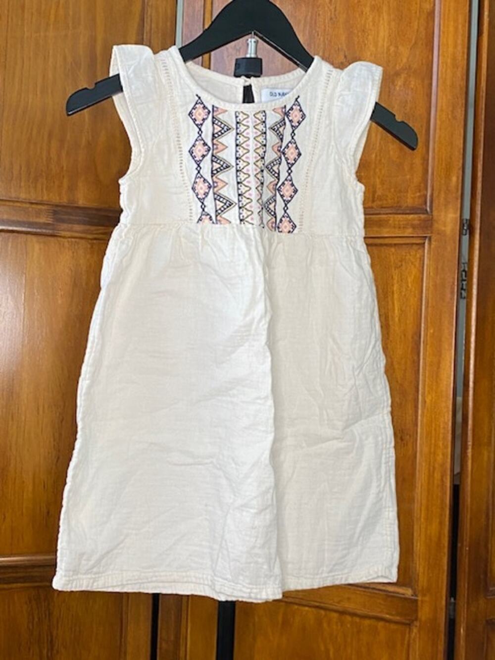 Old Navy Girls S 6-7 White Cotton Embroidered Sundress Flutter Sleeve Boho
